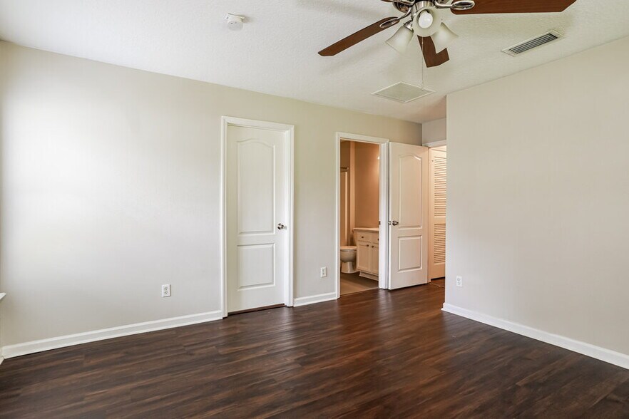 Building Photo - 7068 Beekman Lake Dr