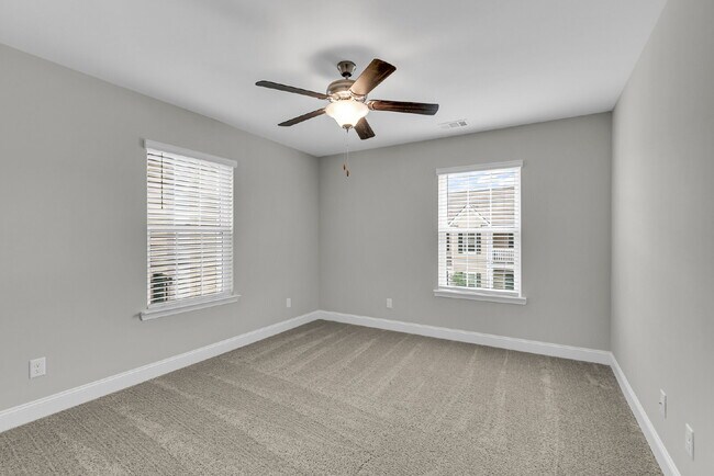 Building Photo - End Unit Townhome in Port Wentworth