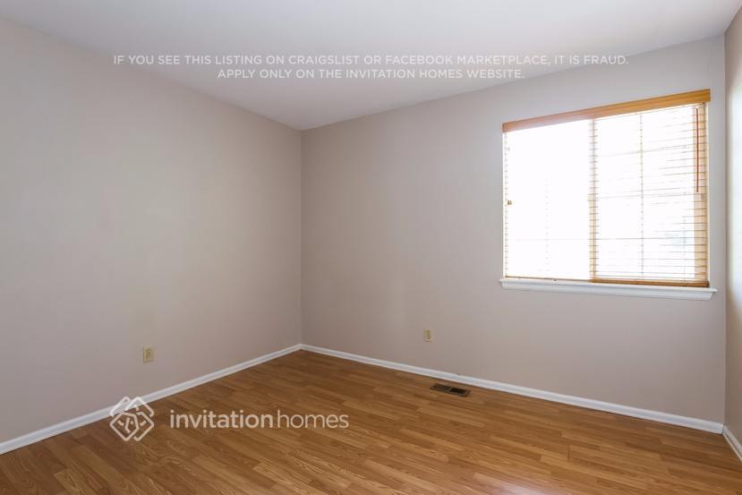 Building Photo - 5388 E 129th Ave