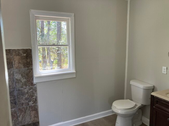 Building Photo - 2050 Cherokee Ct