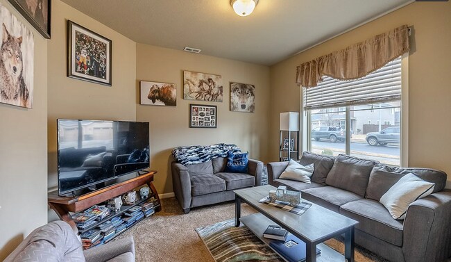 Building Photo - Beautiful Home In Mae Valley
