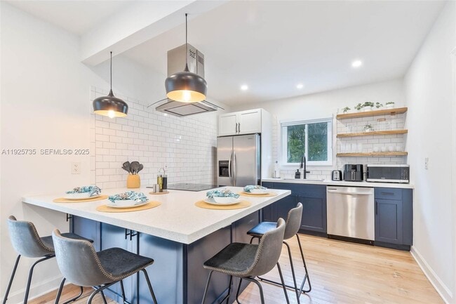 Building Photo - 260 NE 46th St