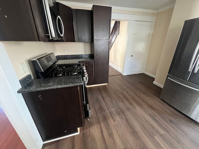 Building Photo - Large 3 Bed/1 Bath Scranton Single Family ...