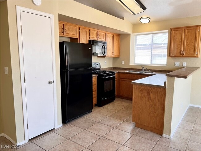 Building Photo - 837 Brahma Ln