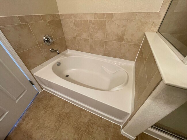 Building Photo - Quiet, Open and Private, Surounded by Nature! Attached 2 CAR Garage!