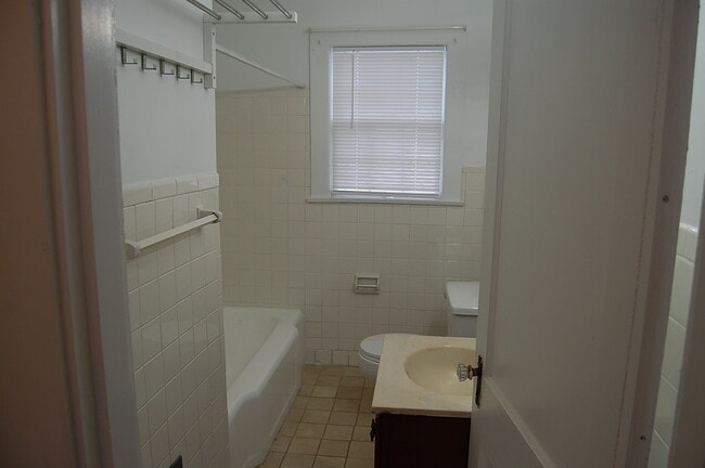 Building Photo - 1719 McClung Ave