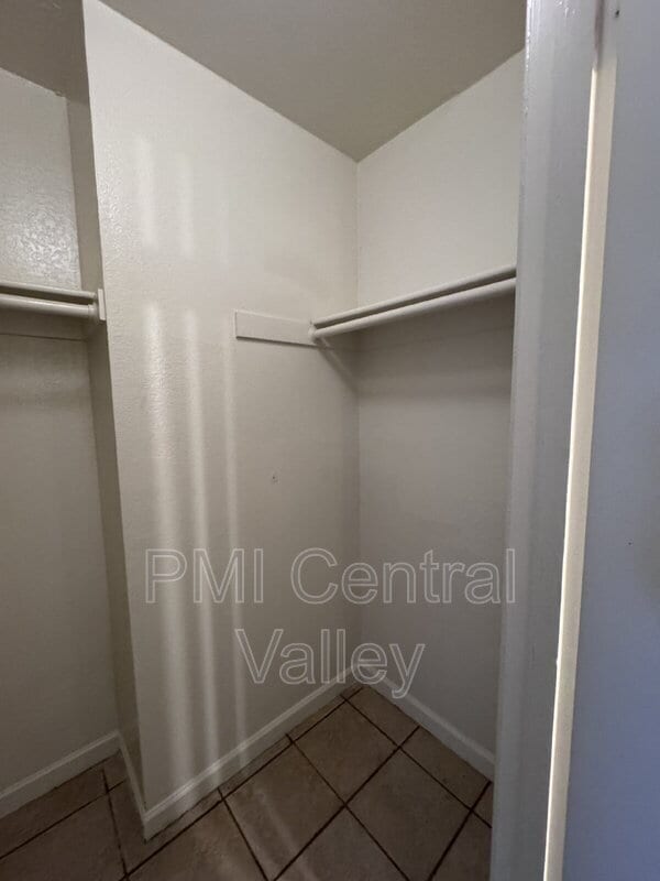 Building Photo - 7921 Montgomery Ave