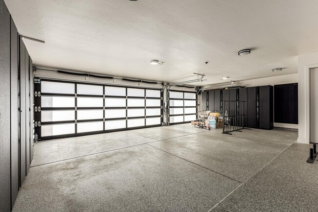 Building Photo - 9917 N 52nd St