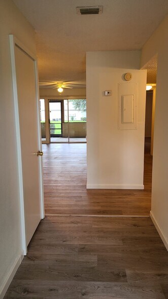 Building Photo - 6519 W Newberry Rd