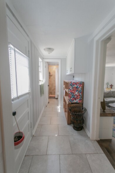 Building Photo - 3405 NW 25th St