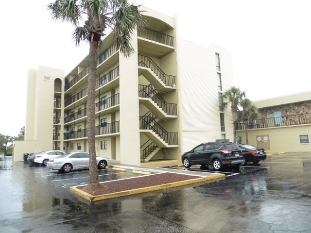 Building Photo - Amazing 1 Bed 1 Bath Furnished A1A Condo i...