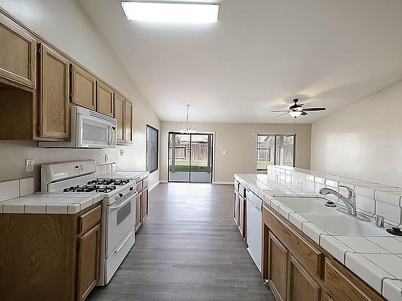 Building Photo - 1218 Engelberg Dr