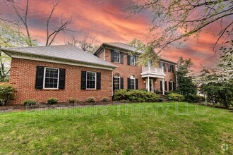 Building Photo - 6866 Melrose Dr