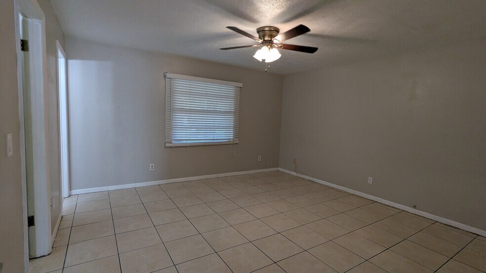 Building Photo - 5466 Pentail Cir