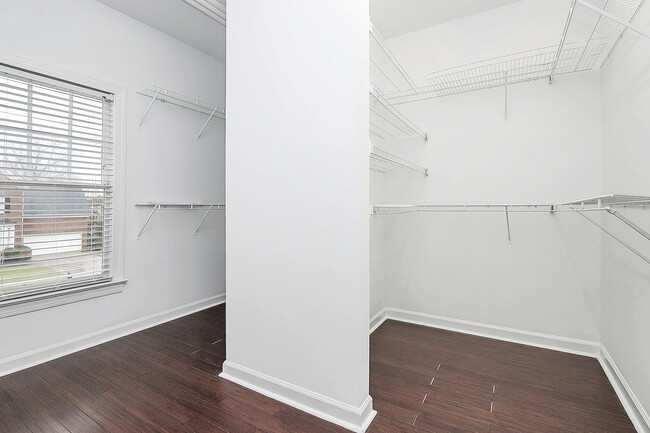 walk in closet - 12420 Lazy Oak Ln