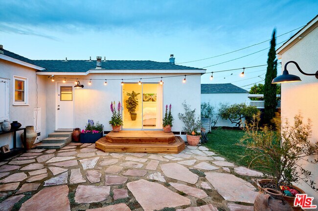 Building Photo - 7822 Bleriot Ave