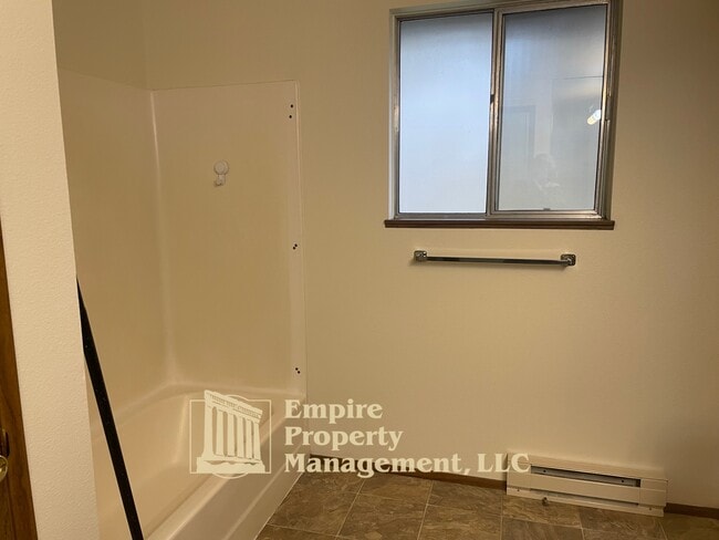 Building Photo - 87810 Norman Ave