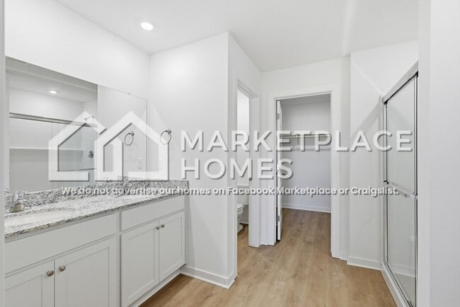 Building Photo - 3040 Laredo Ln