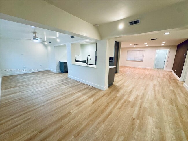 Building Photo - 3980 N 67th Ave