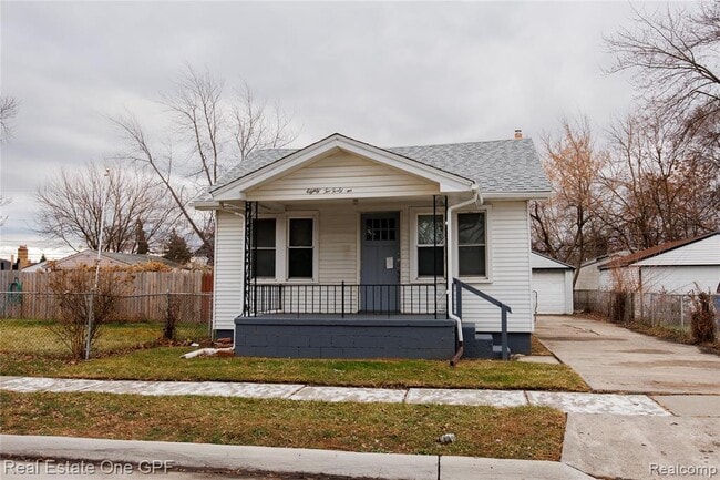 Building Photo - 8242 Maxwell Ave