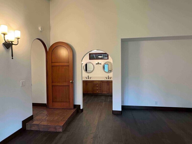 Building Photo - 28910 Wagon Rd