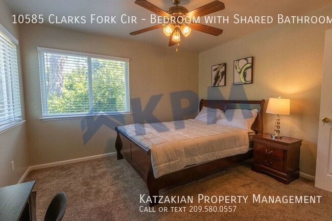 Building Photo - Bedroom with Shared Bathroom & Garage Space