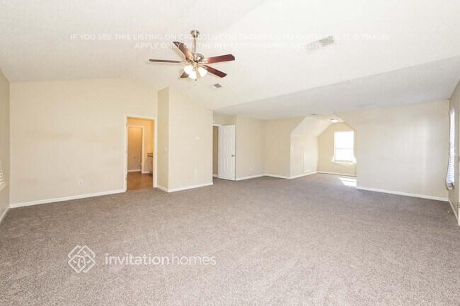 Building Photo - 597 Lakewater View Dr