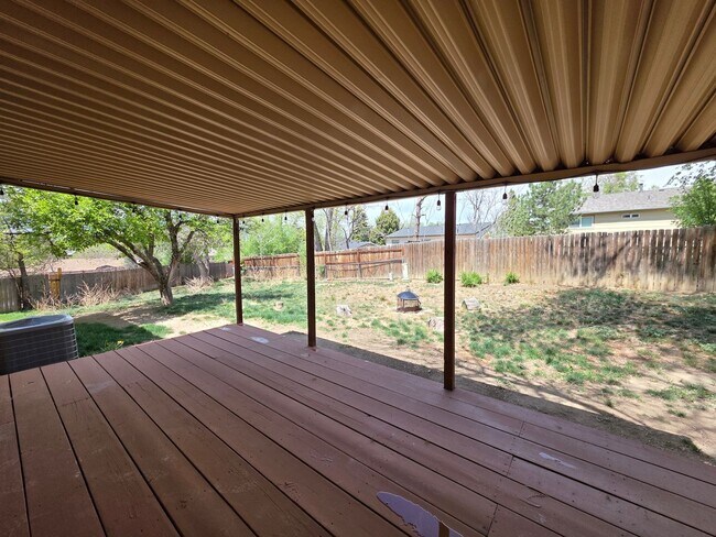 Building Photo - 4320 Dewey Dr