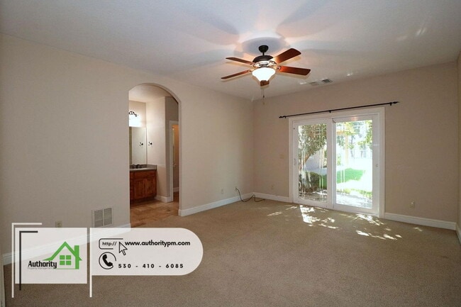 Building Photo - 4750 Pheasant Dr