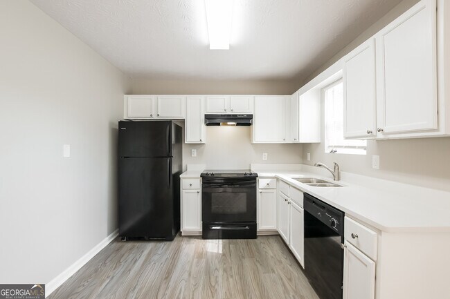 Building Photo - 35 Summer Breeze Ct