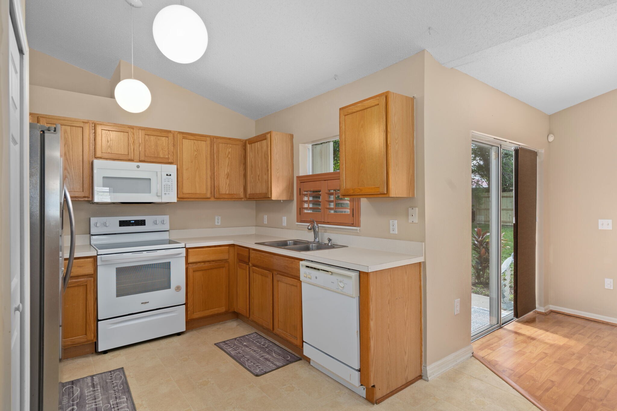 Building Photo - 9572 Horizon Dr