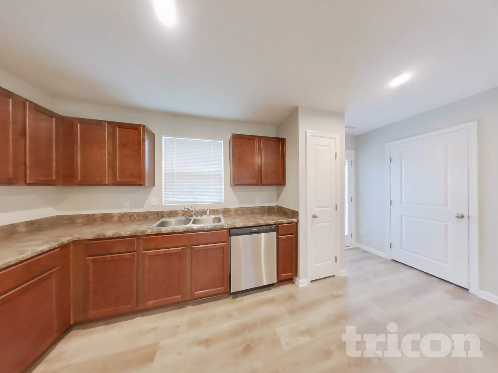 Building Photo - 838 Sunchaser Rd