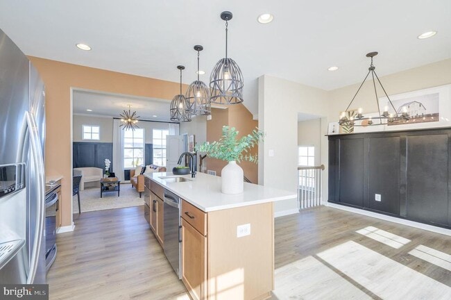 Building Photo - 201 Hillsdale Pl