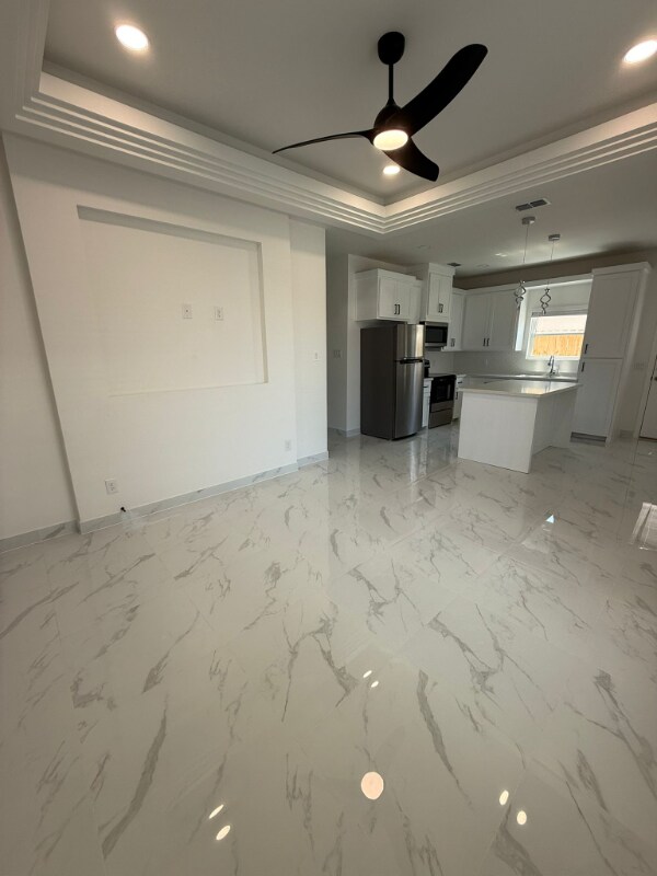 Building Photo - 1706 Violet Dr