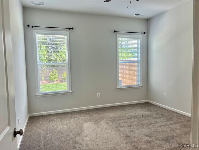 Building Photo - 631 Brookwood Glen Terrace