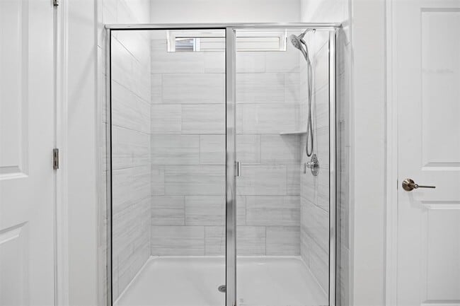 Building Photo - 15604 Ellinger Dr