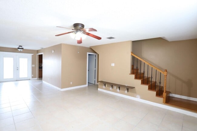Building Photo - 2303 Seaside Dr