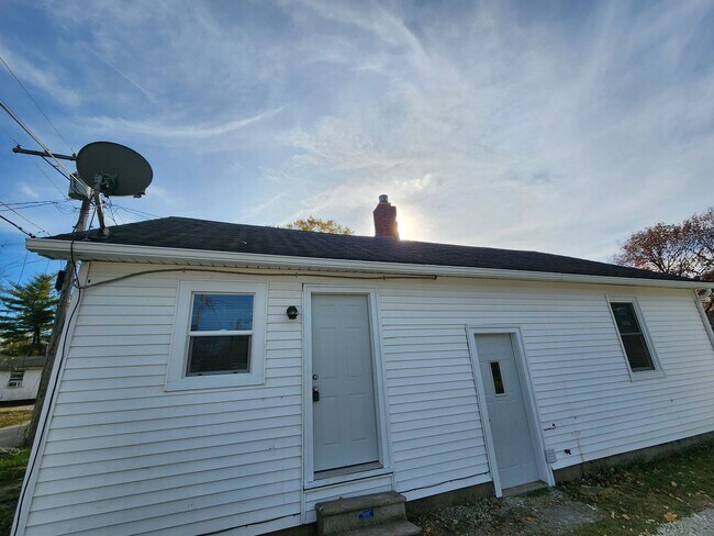 Building Photo - 430 S Armstrong St