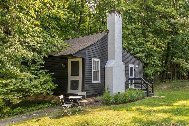 Primary Photo - 5 Stone House Rd