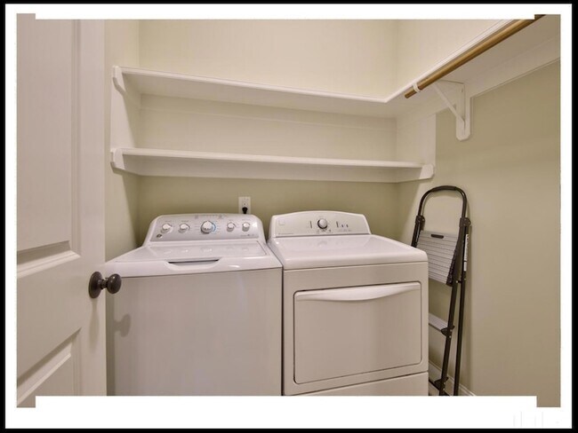 Building Photo - 442 N Serenity Hill Cir