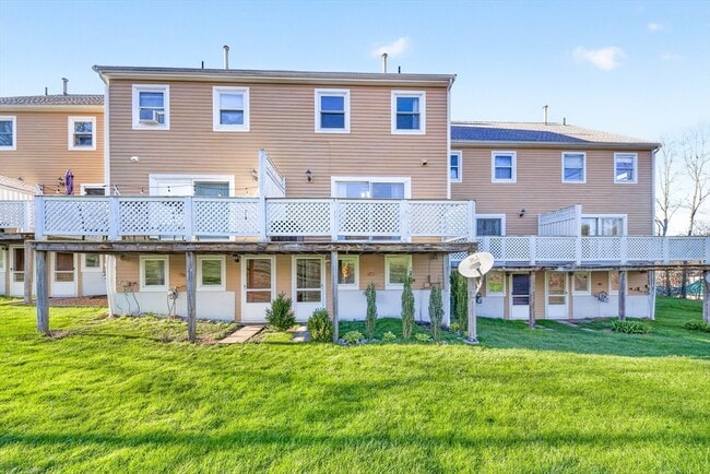 Building Photo - 82 Camelot Dr