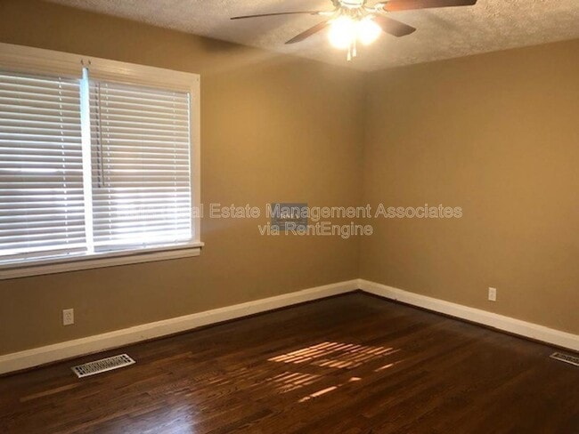 Building Photo - 17025 Wildwood Rd