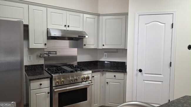 Building Photo - 21 Wellington Mnr Dr