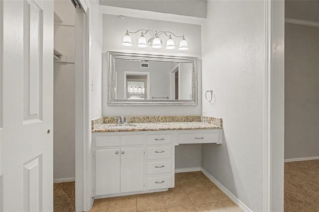 Building Photo - 3200 Hickory Ct