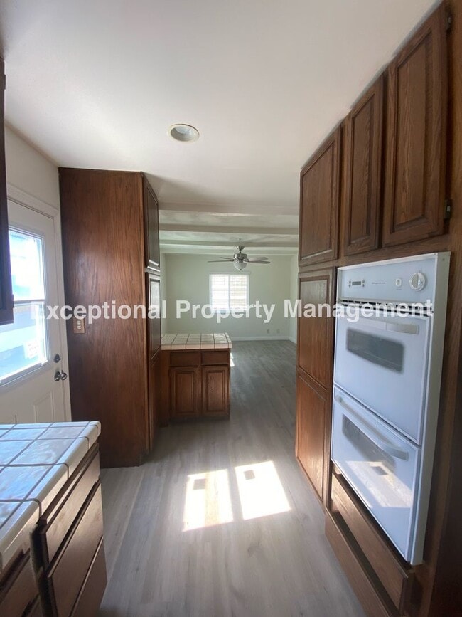 Building Photo - Great 4 bedroom 2 bath single story home