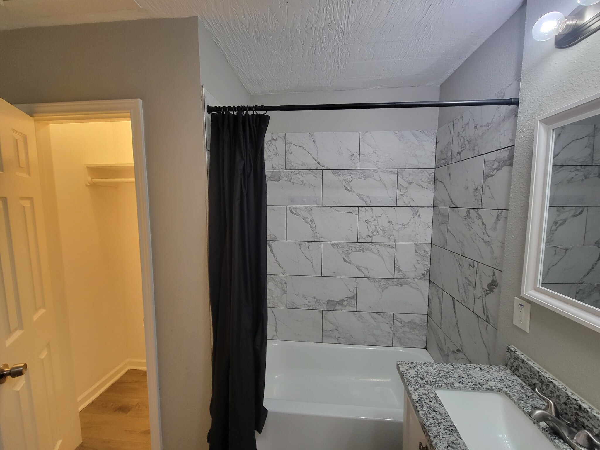 Closet to left of tub - 320 S Ashbel St