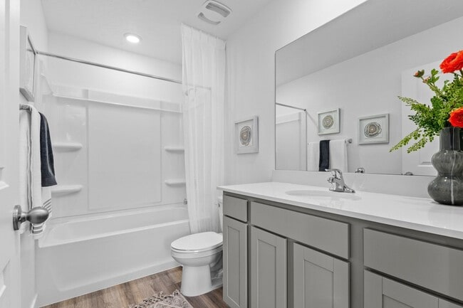 Building Photo - Charming Townhome in Provo, UT  $500 gift card if rented, Pets upon approval