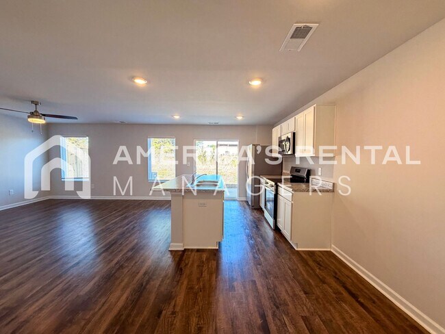 Building Photo - Modern New Construction Townhouse in Lincoln, AL!