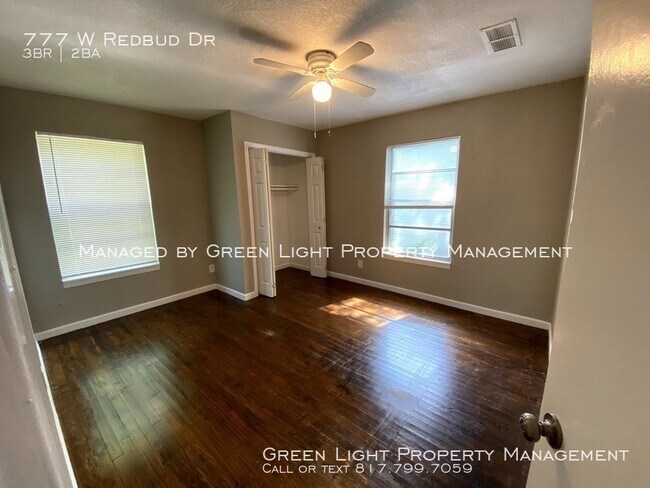 Building Photo - 777 W Redbud Dr