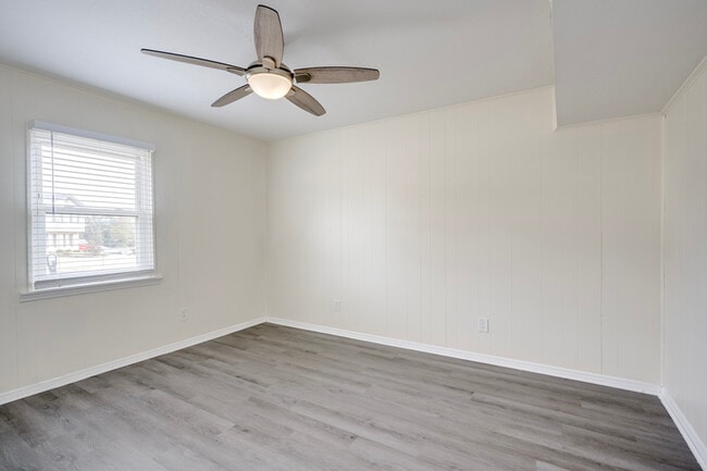 Building Photo - 115 Sunnywood Dr